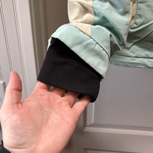 Helix snowboarding/skiing jacket - Picture 4 of 7